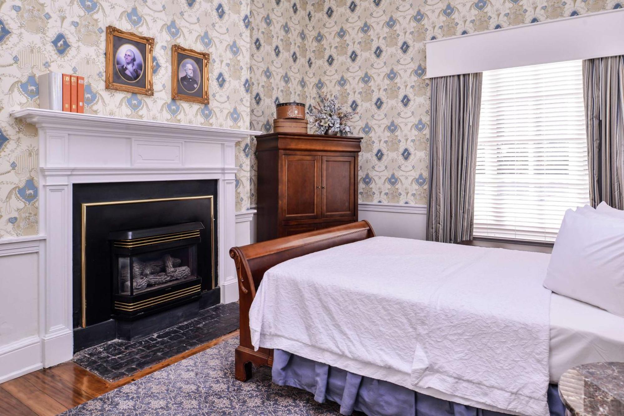 Hampton Inn Lexington Historic Area Bagian luar foto
